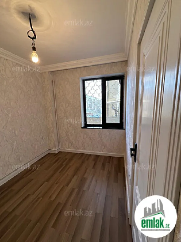Satılır 2 otaqlı köhnə tikili 75 m²