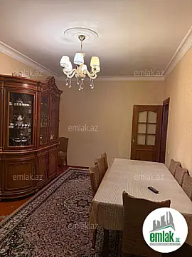 Satılır 4 otaqlı köhnə tikili 110 m²