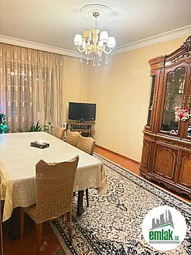 Satılır 4 otaqlı köhnə tikili 110 m²