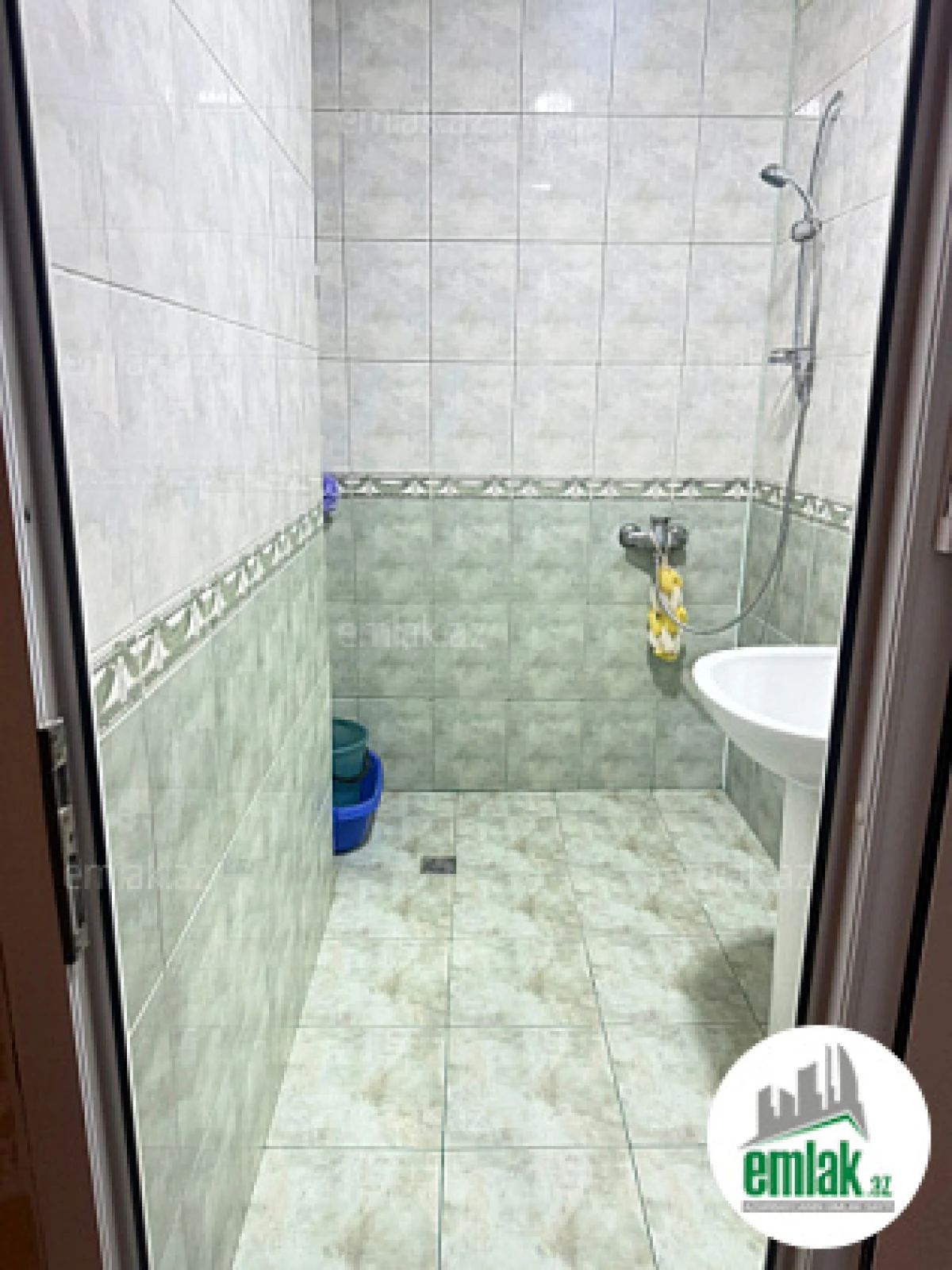 Satılır 4 otaqlı köhnə tikili 110 m²