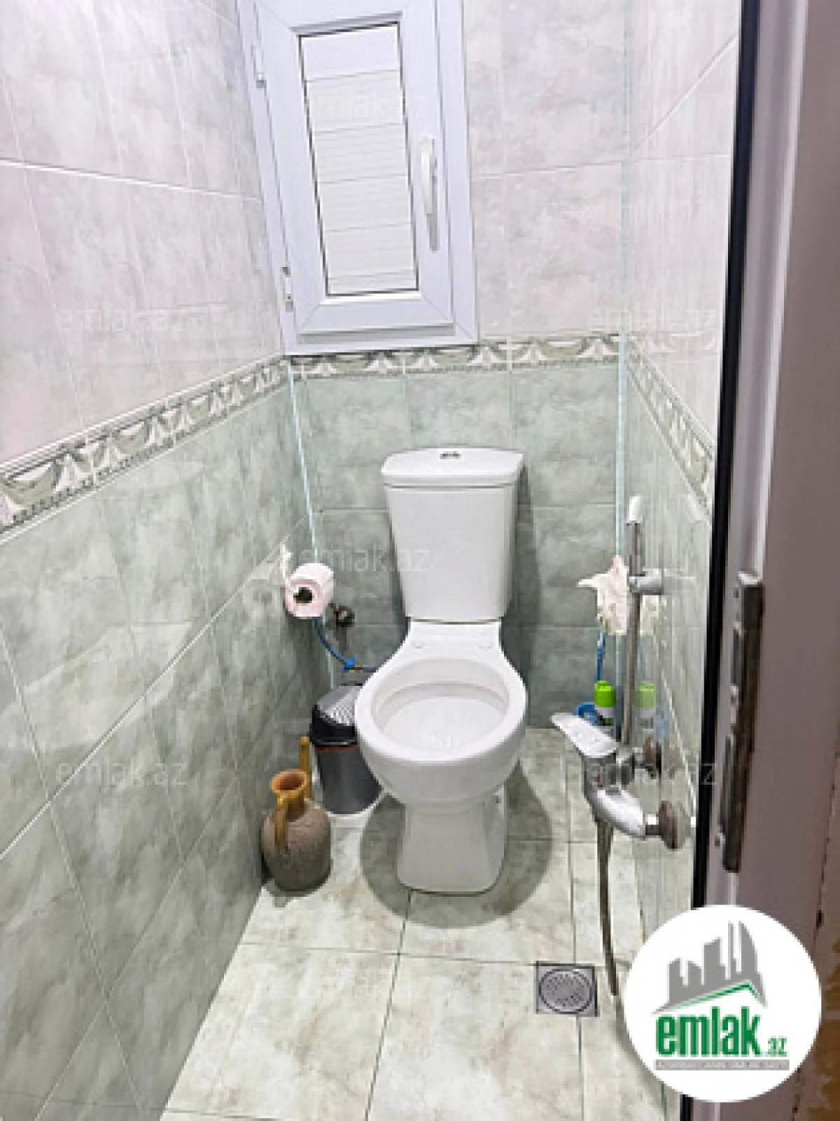 Satılır 4 otaqlı köhnə tikili 110 m²