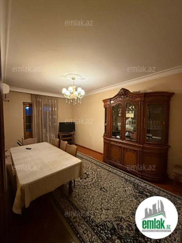 Satılır 4 otaqlı köhnə tikili 110 m²