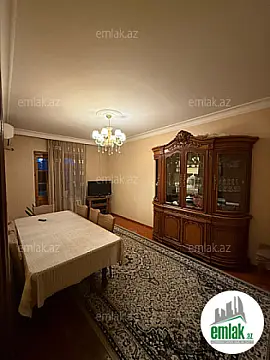 Satılır 4 otaqlı köhnə tikili 110 m²