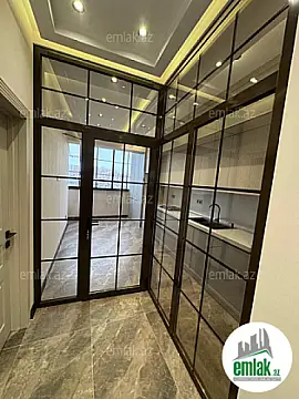 Satılır 3 otaqlı yeni tikili 135 m²