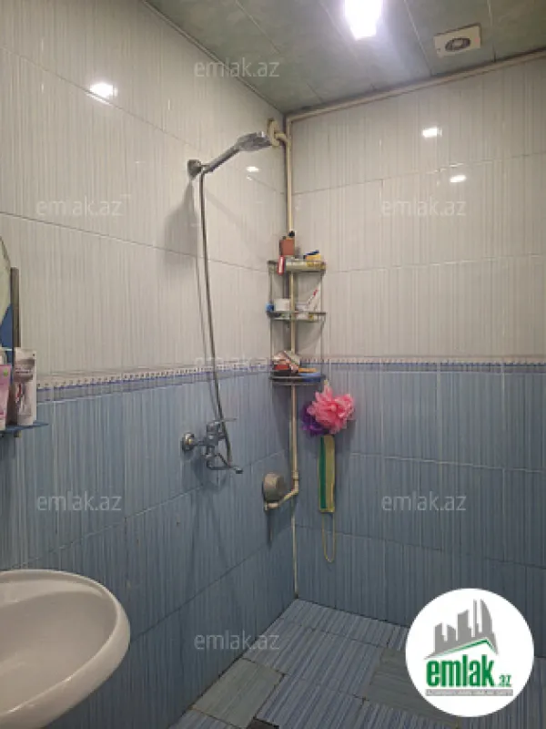 Satılır 2 otaqlı köhnə tikili 60 m²