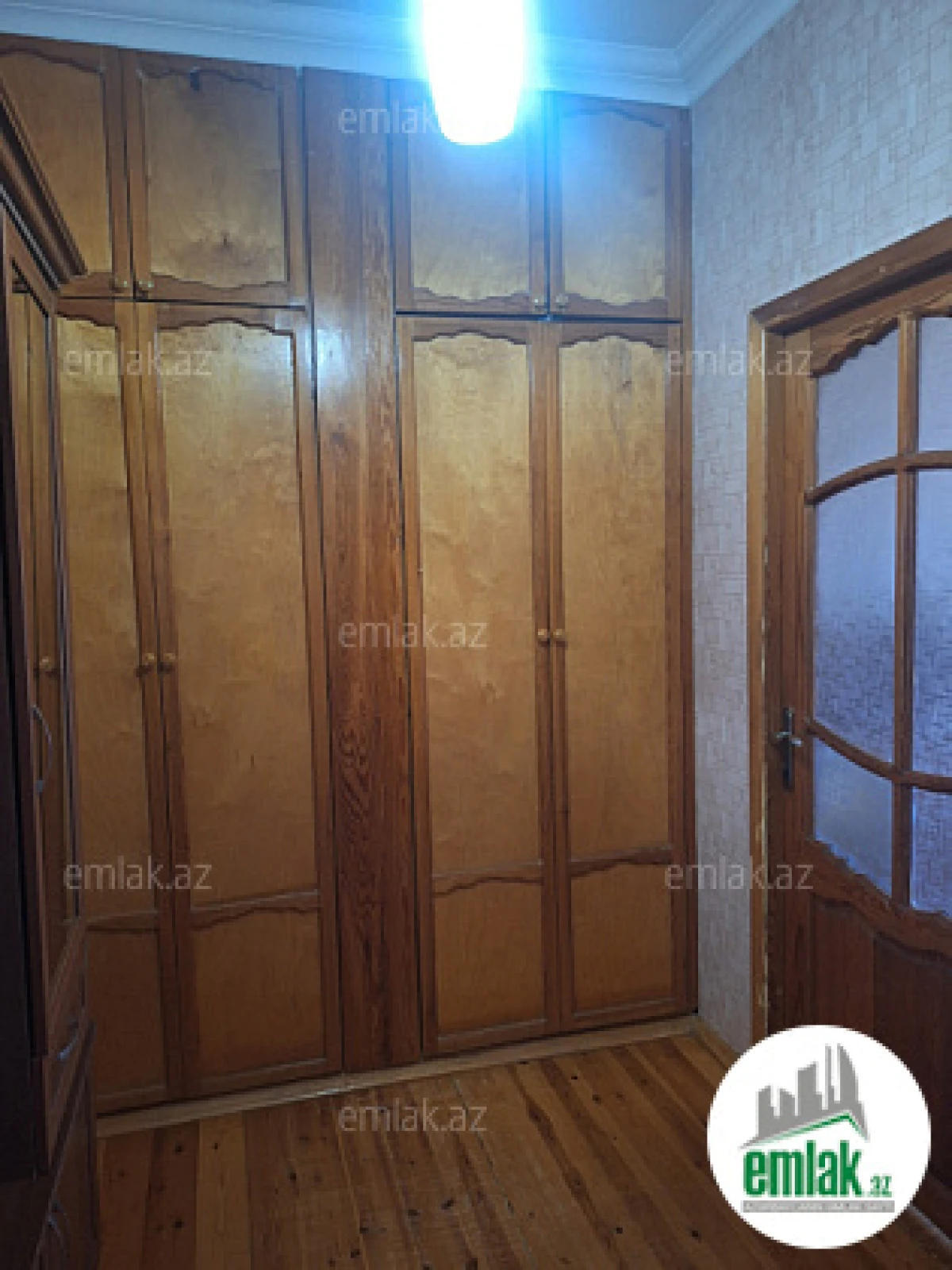 Satılır 2 otaqlı köhnə tikili 60 m²
