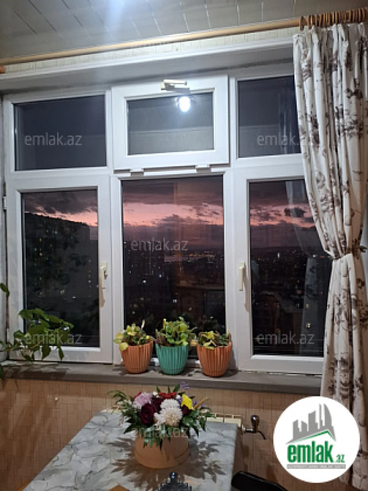 Satılır 2 otaqlı köhnə tikili 60 m²