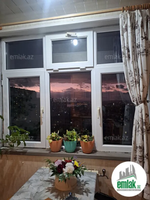 Satılır 2 otaqlı köhnə tikili 60 m²