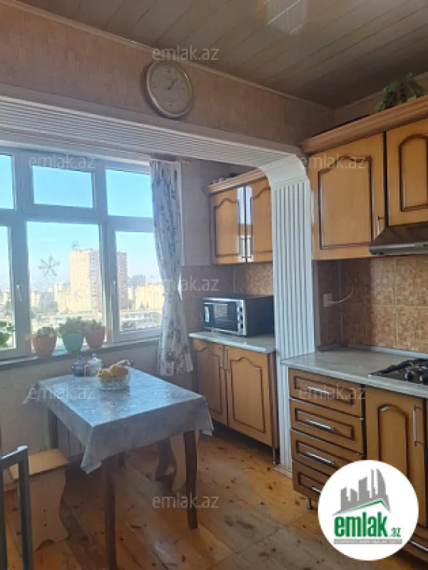 Satılır 2 otaqlı köhnə tikili 60 m²