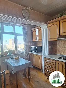 Satılır 2 otaqlı köhnə tikili 60 m²