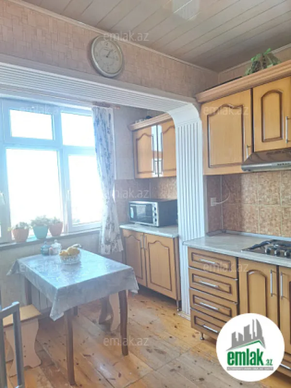 Satılır 2 otaqlı köhnə tikili 60 m²