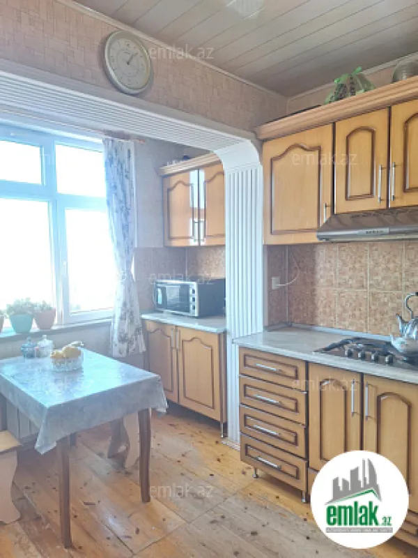 Satılır 2 otaqlı köhnə tikili 60 m²