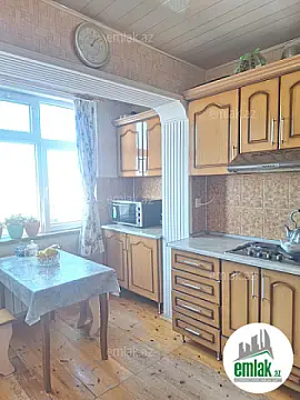 Satılır 2 otaqlı köhnə tikili 60 m²