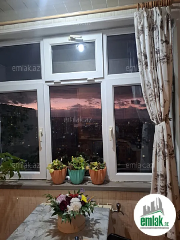 Satılır 2 otaqlı köhnə tikili 60 m²