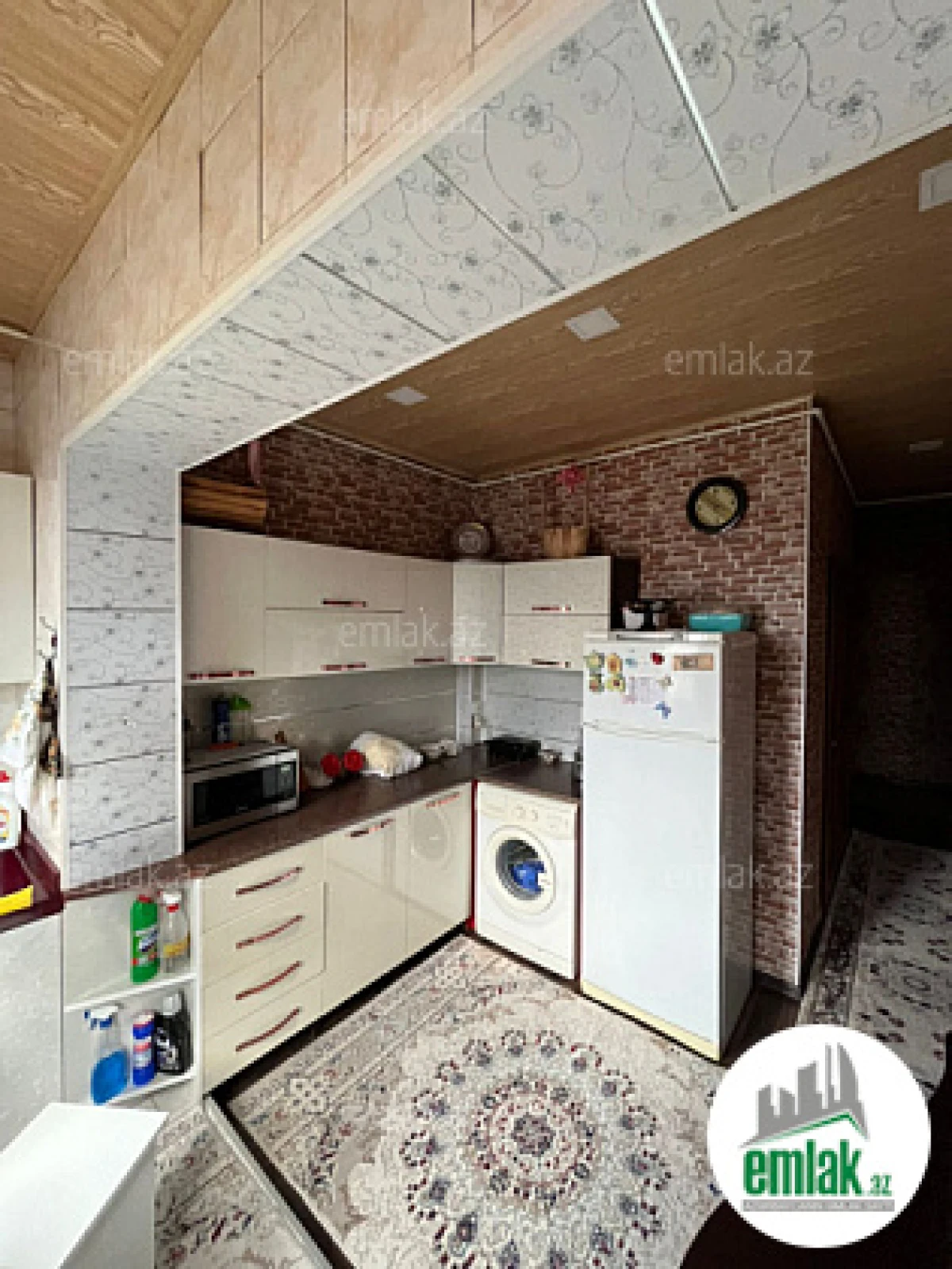 Satılır 2 otaqlı köhnə tikili 75 m²