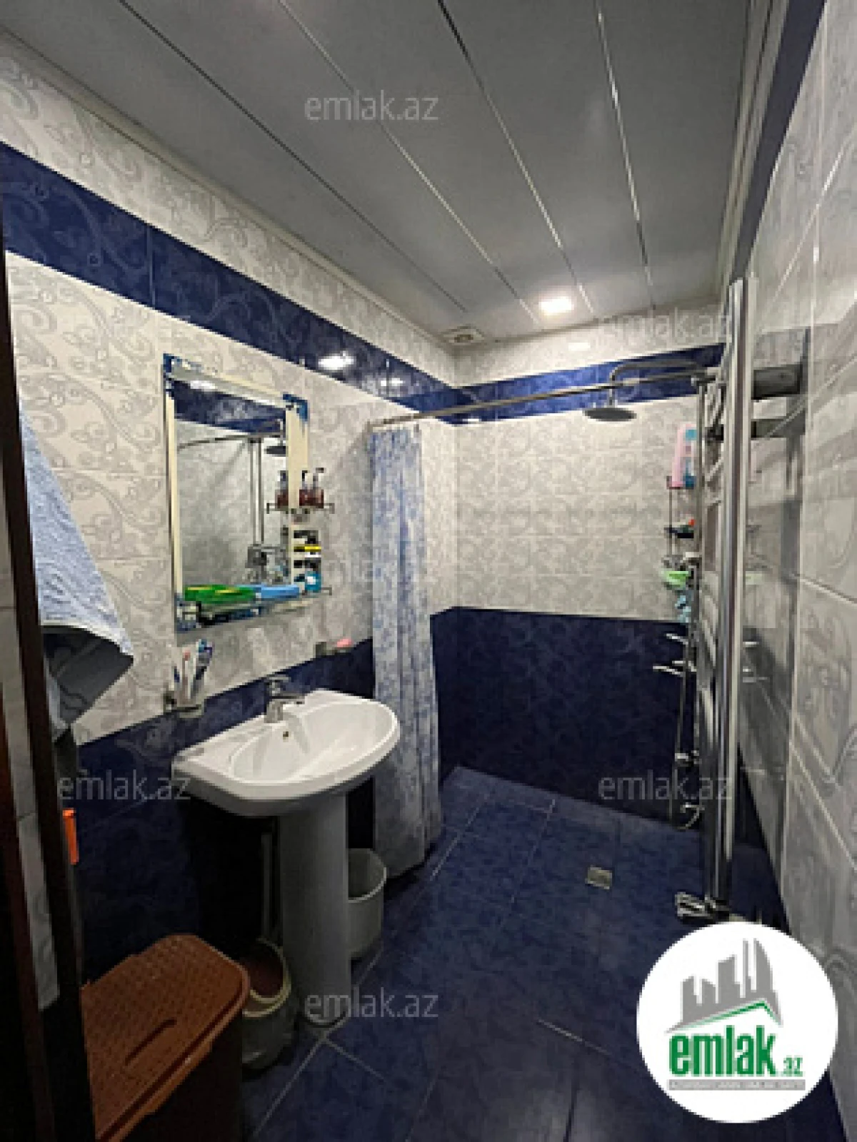 Satılır 2 otaqlı köhnə tikili 75 m²