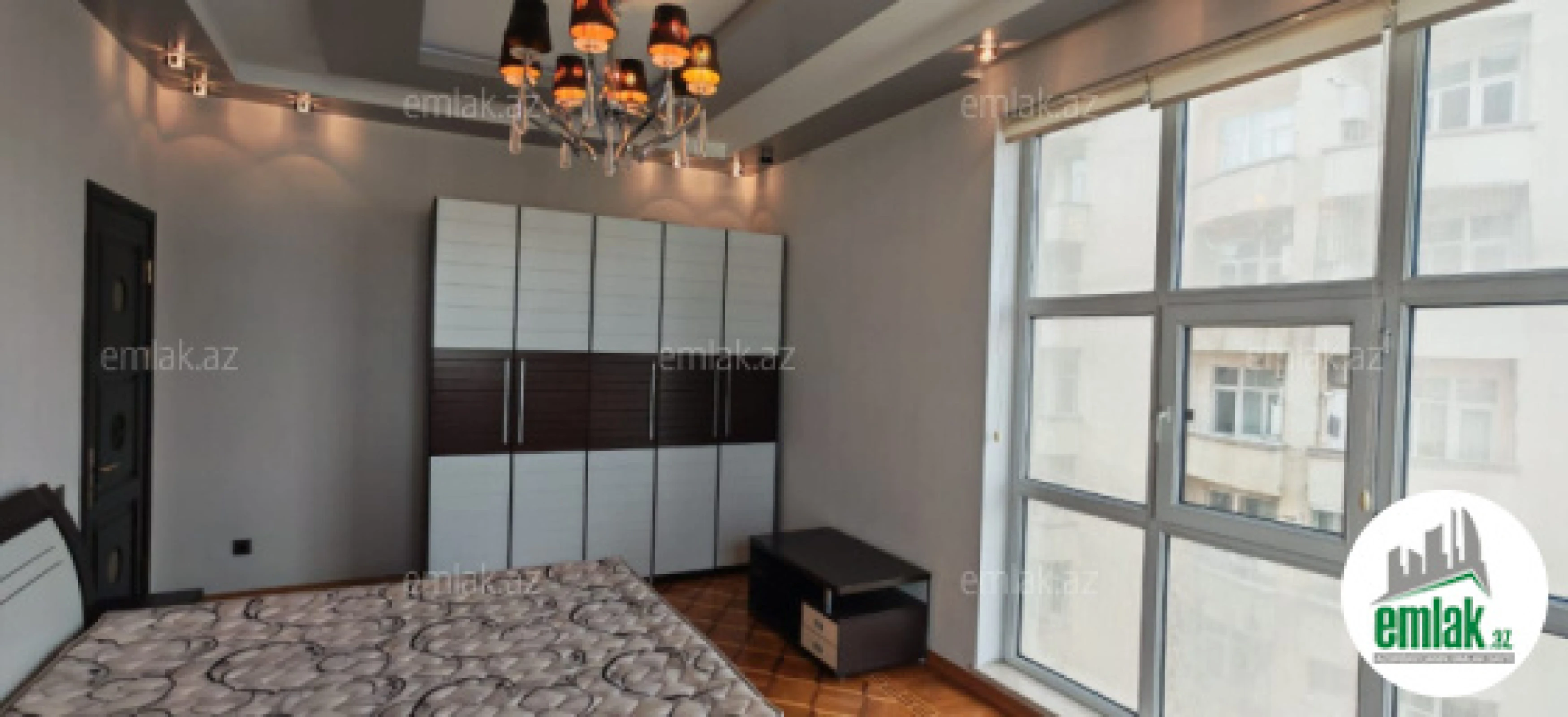 Satılır 4 otaqlı yeni tikili 180 m²