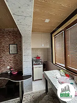 Satılır 2 otaqlı köhnə tikili 75 m²