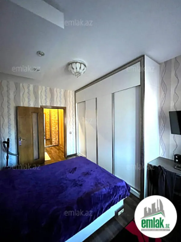 Satılır 2 otaqlı köhnə tikili 75 m²