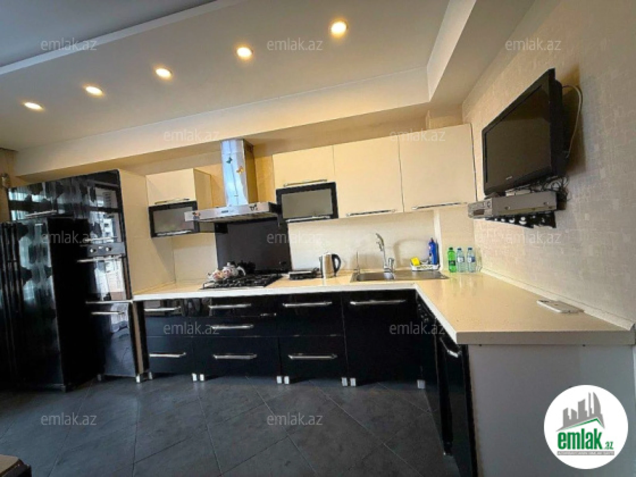 Satılır 3 otaqlı yeni tikili 169 m²