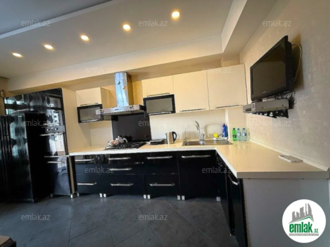 Satılır 3 otaqlı yeni tikili 169 m²