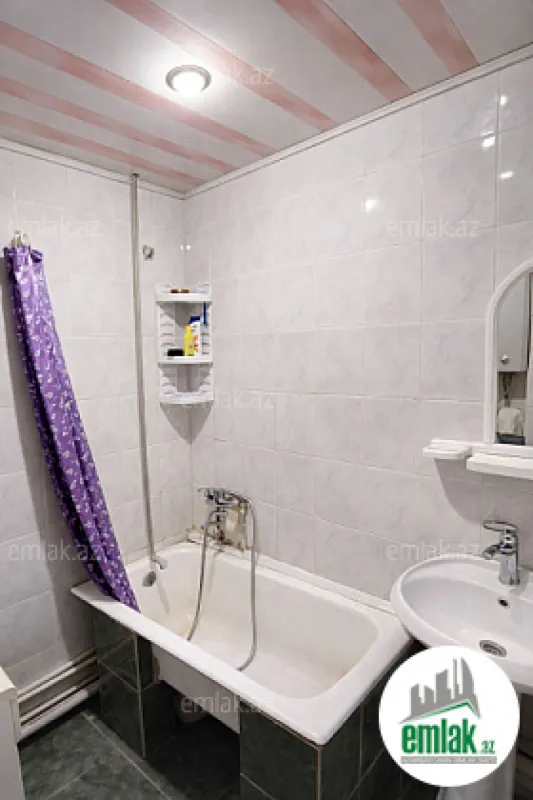 Satılır 3 otaqlı köhnə tikili 80 m²