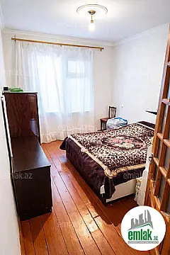Satılır 3 otaqlı köhnə tikili 80 m²