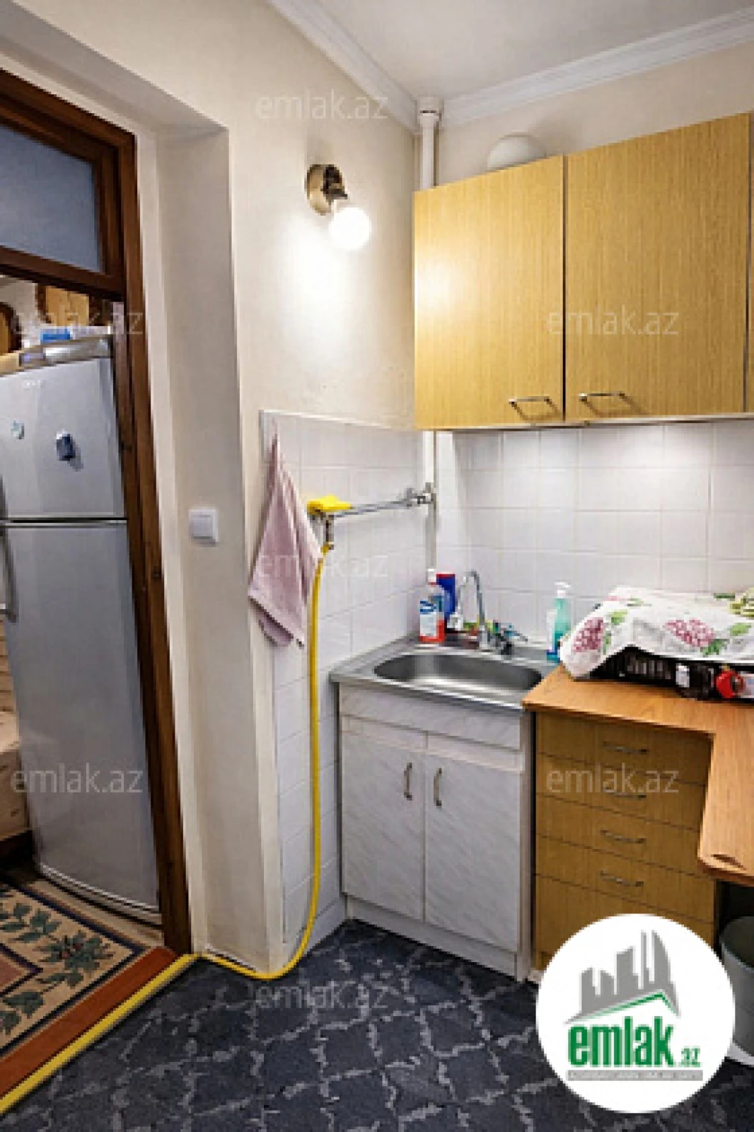 Satılır 3 otaqlı köhnə tikili 80 m²