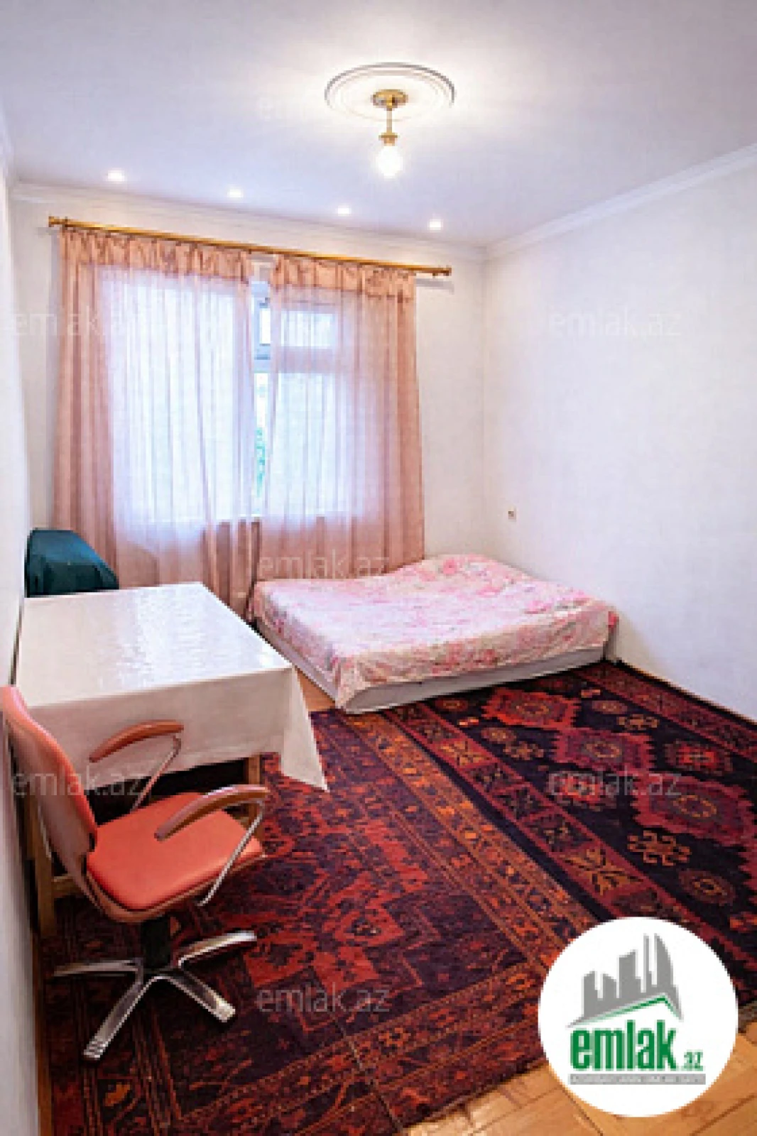 Satılır 3 otaqlı köhnə tikili 80 m²