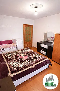 Satılır 3 otaqlı köhnə tikili 80 m²