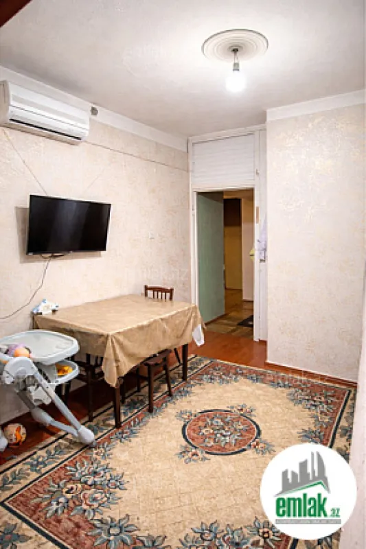Satılır 3 otaqlı köhnə tikili 80 m²