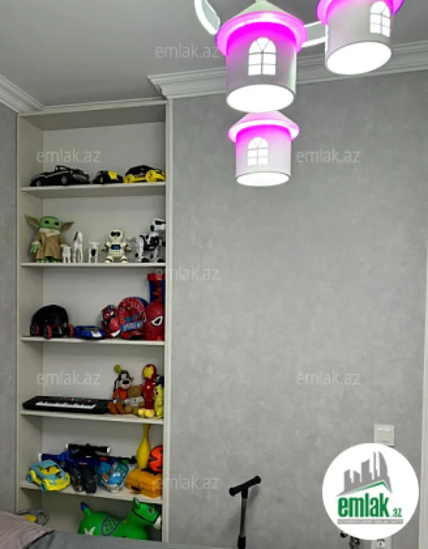Satılır 3 otaqlı köhnə tikili 84 m²