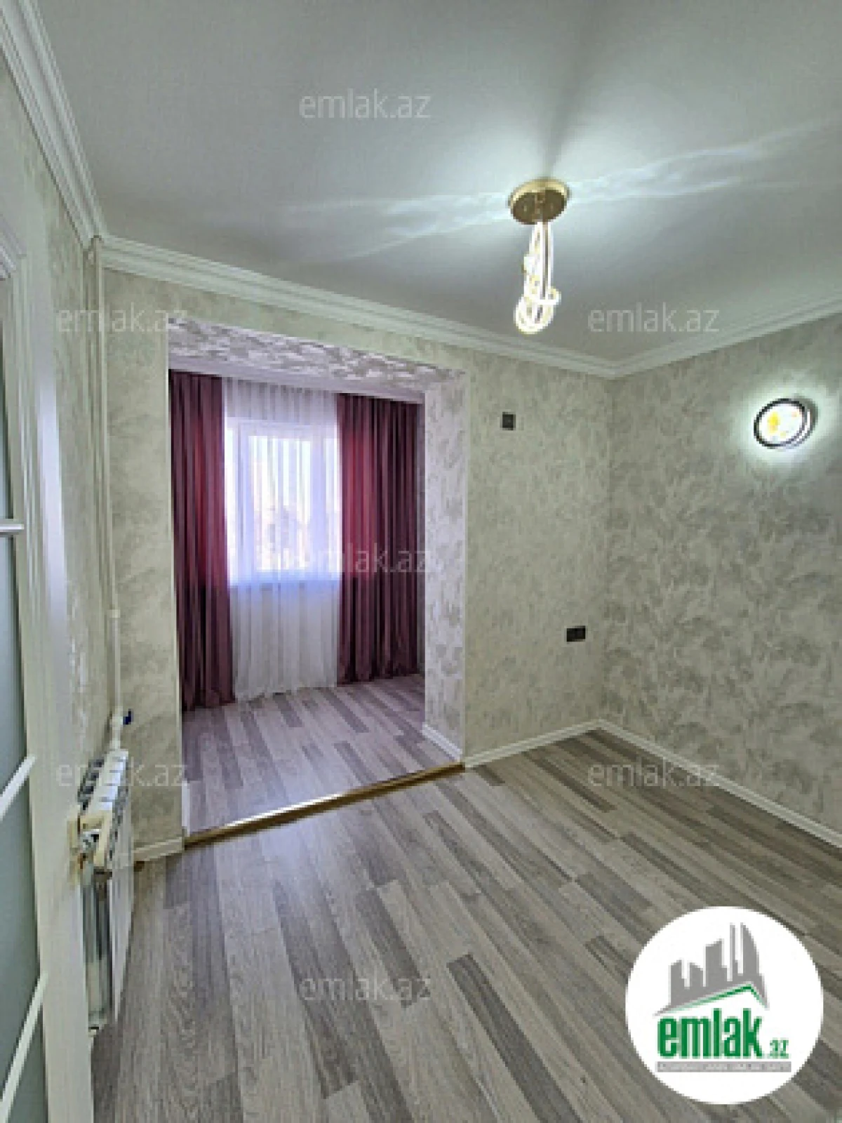 Satılır 2 otaqlı köhnə tikili 40 m²