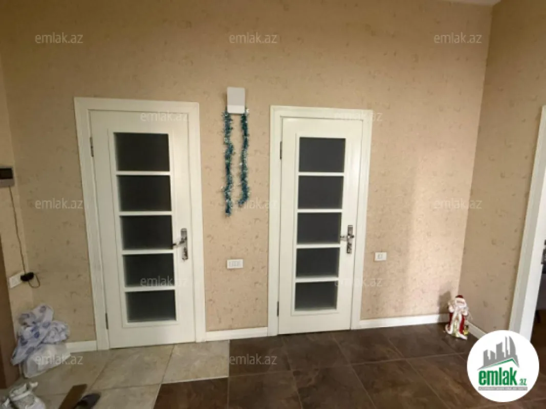 Satılır 3 otaqlı yeni tikili 105 m²