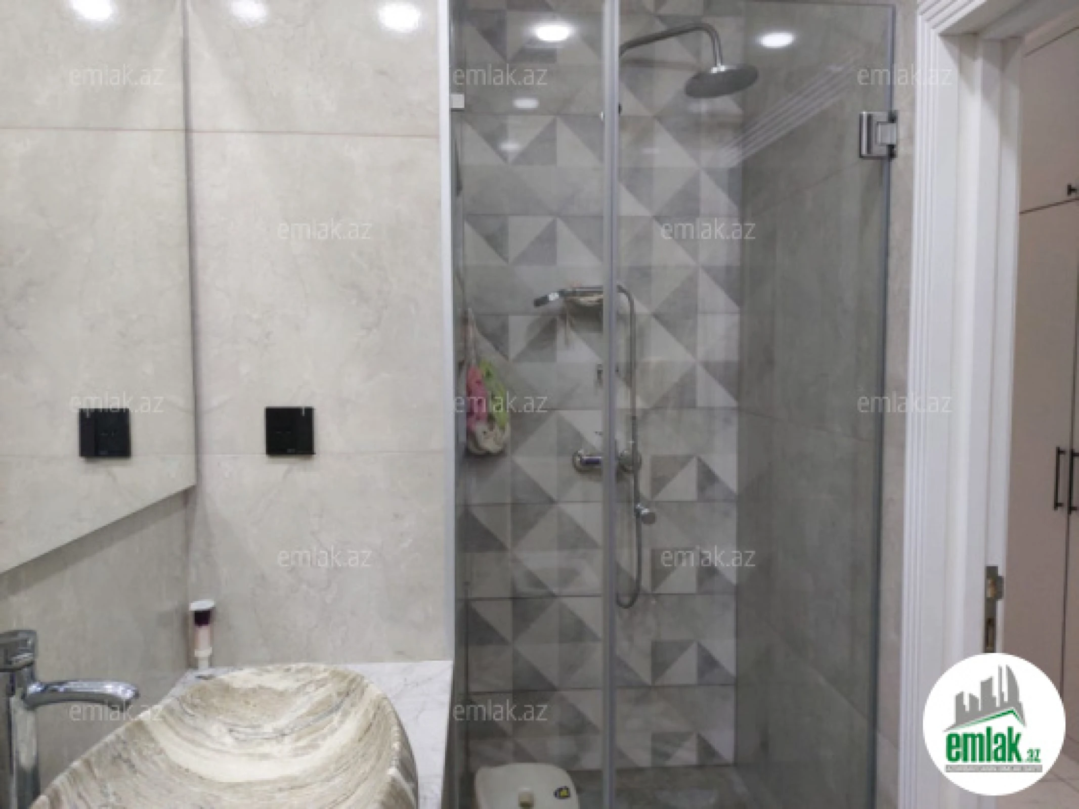 Satılır 3 otaqlı yeni tikili 105 m²