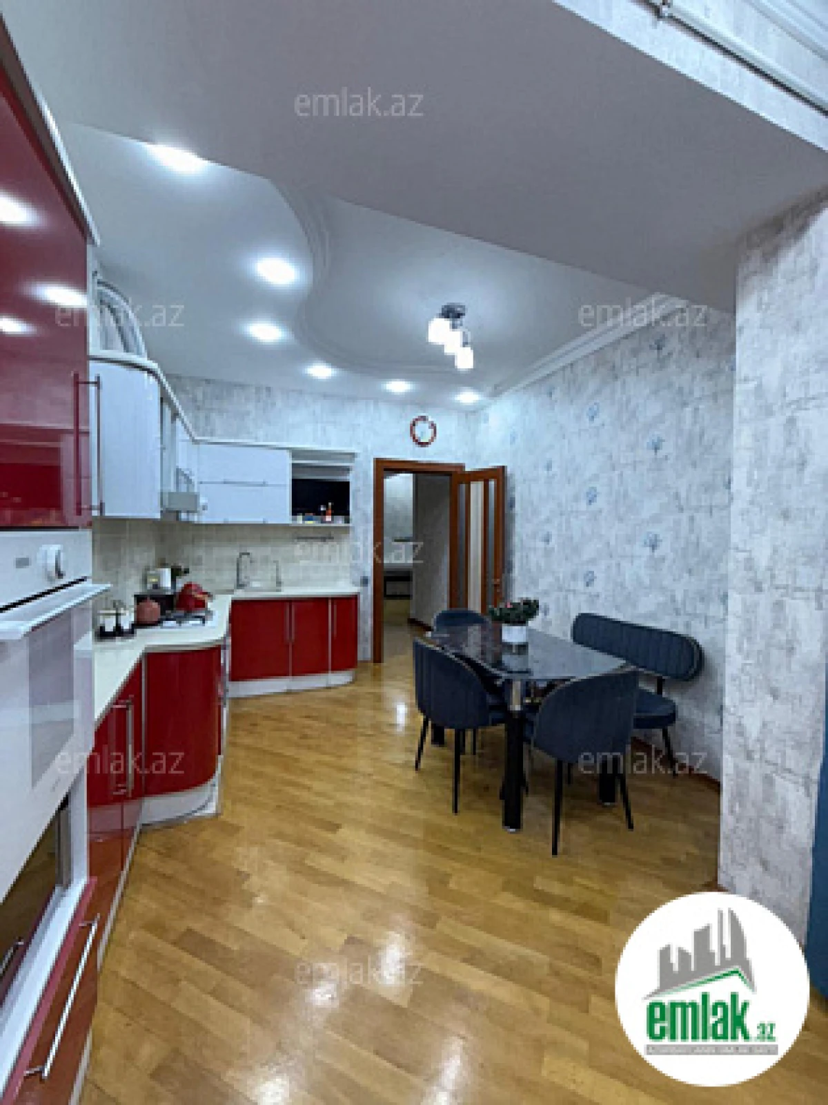 Satılır 3 otaqlı yeni tikili 100 m²