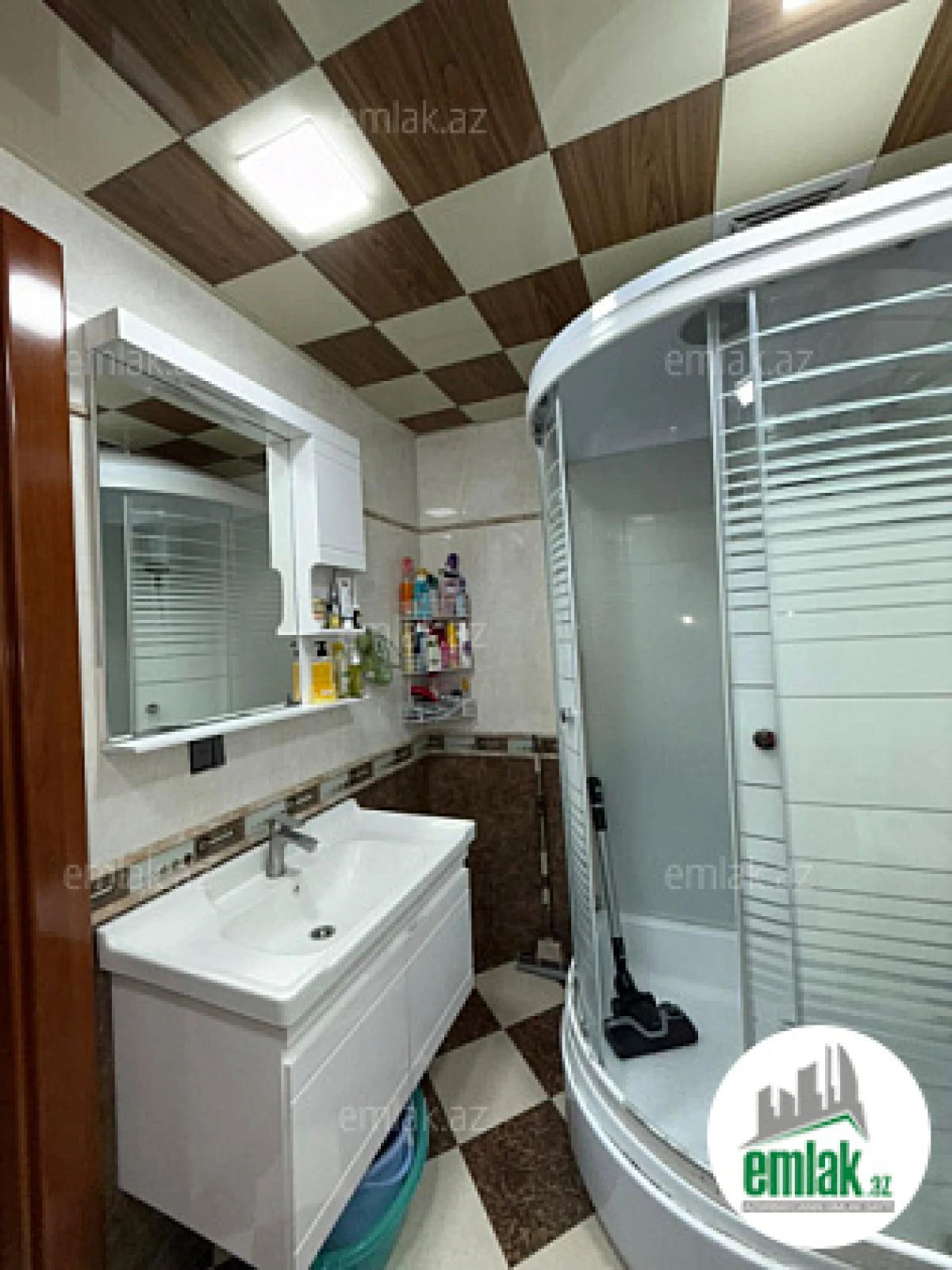 Satılır 3 otaqlı yeni tikili 100 m²