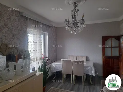 Satılır 4 otaqlı köhnə tikili 115 m²