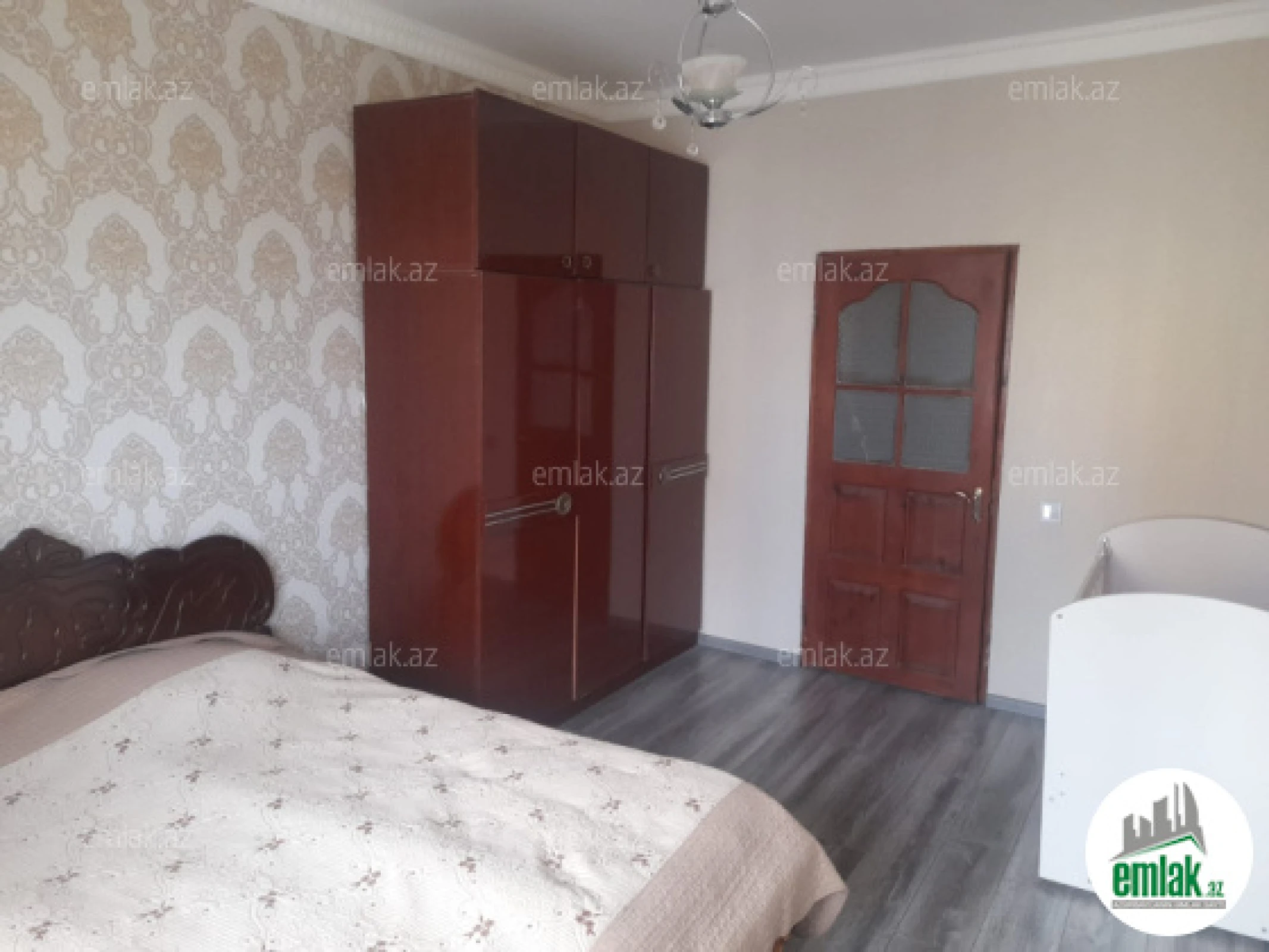Satılır 4 otaqlı köhnə tikili 115 m²
