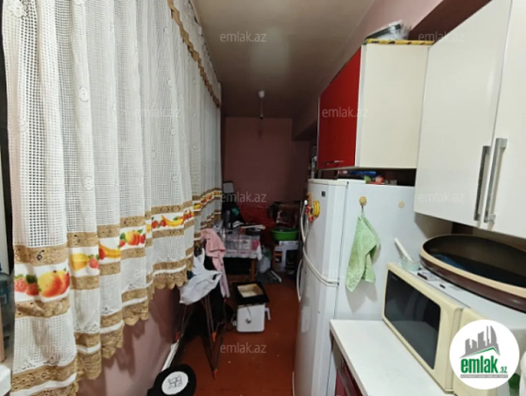 Satılır 2 otaqlı köhnə tikili 50 m²