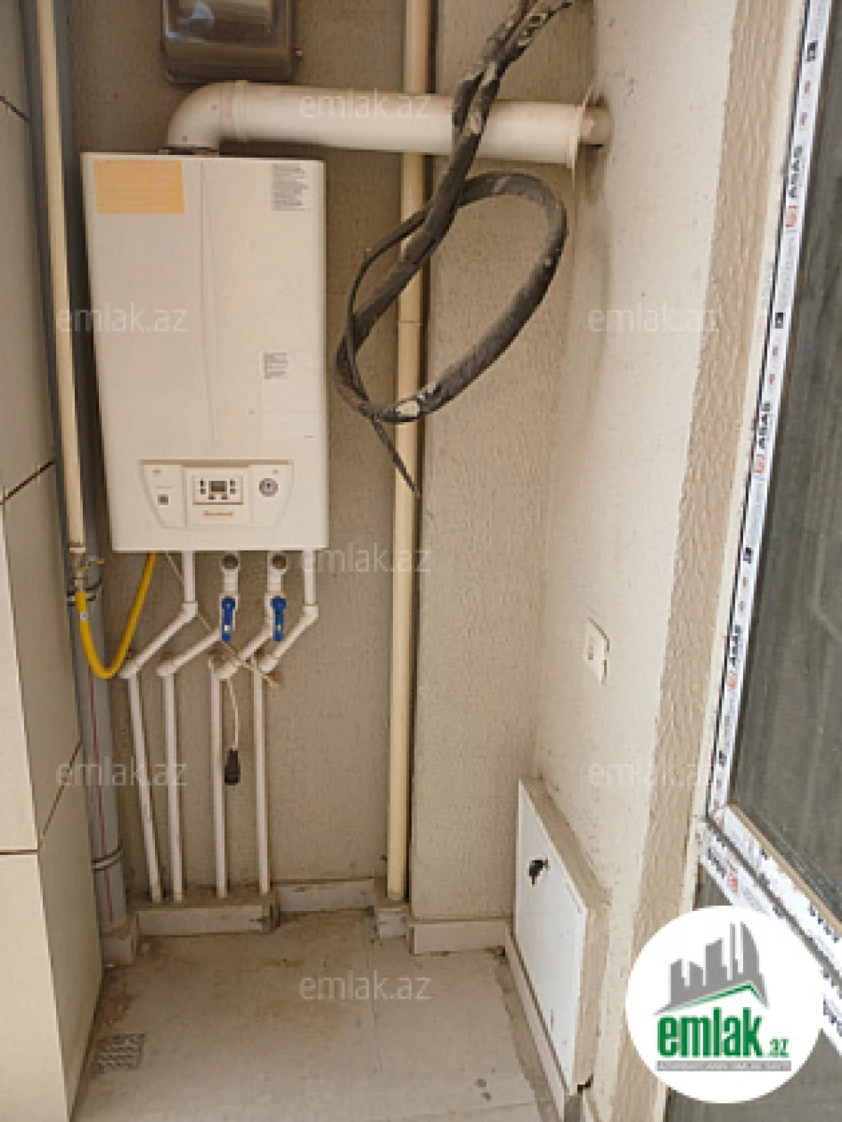 Satılır 3 otaqlı yeni tikili 82 m²