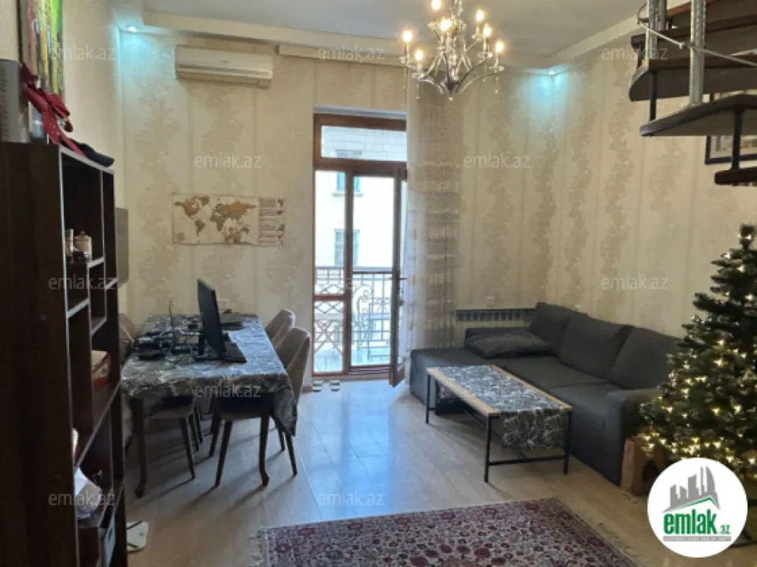 Satılır 2 otaqlı köhnə tikili 60 m²