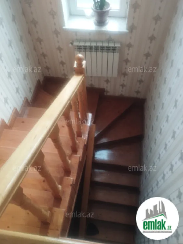 Satılır 5 otaqlı həyət evi 220 m²