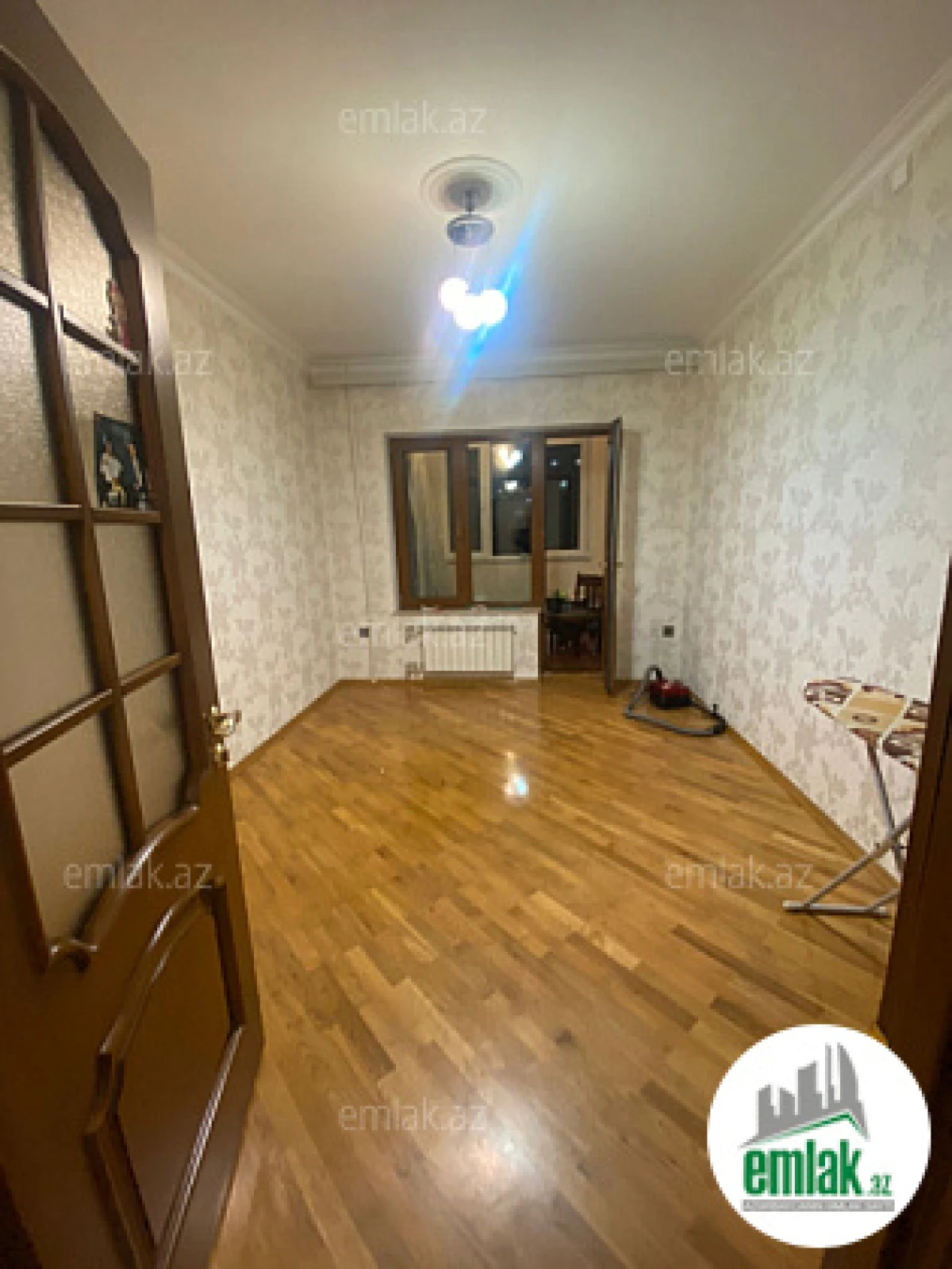 Satılır 3 otaqlı köhnə tikili 90 m²