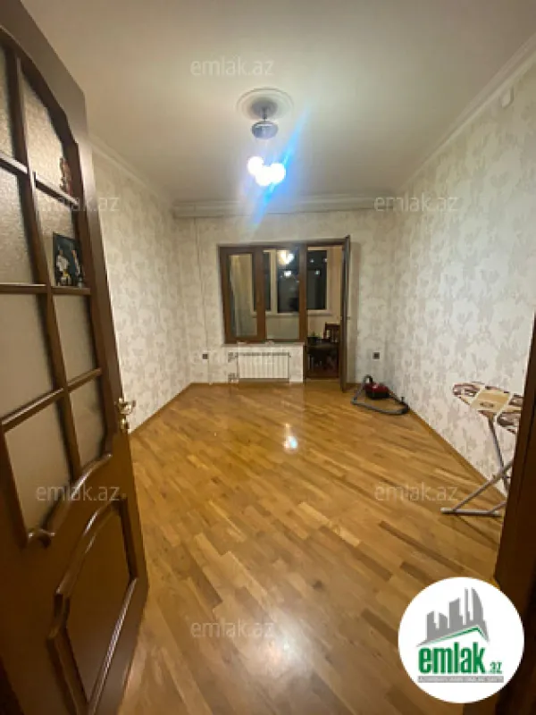 Satılır 3 otaqlı köhnə tikili 90 m²