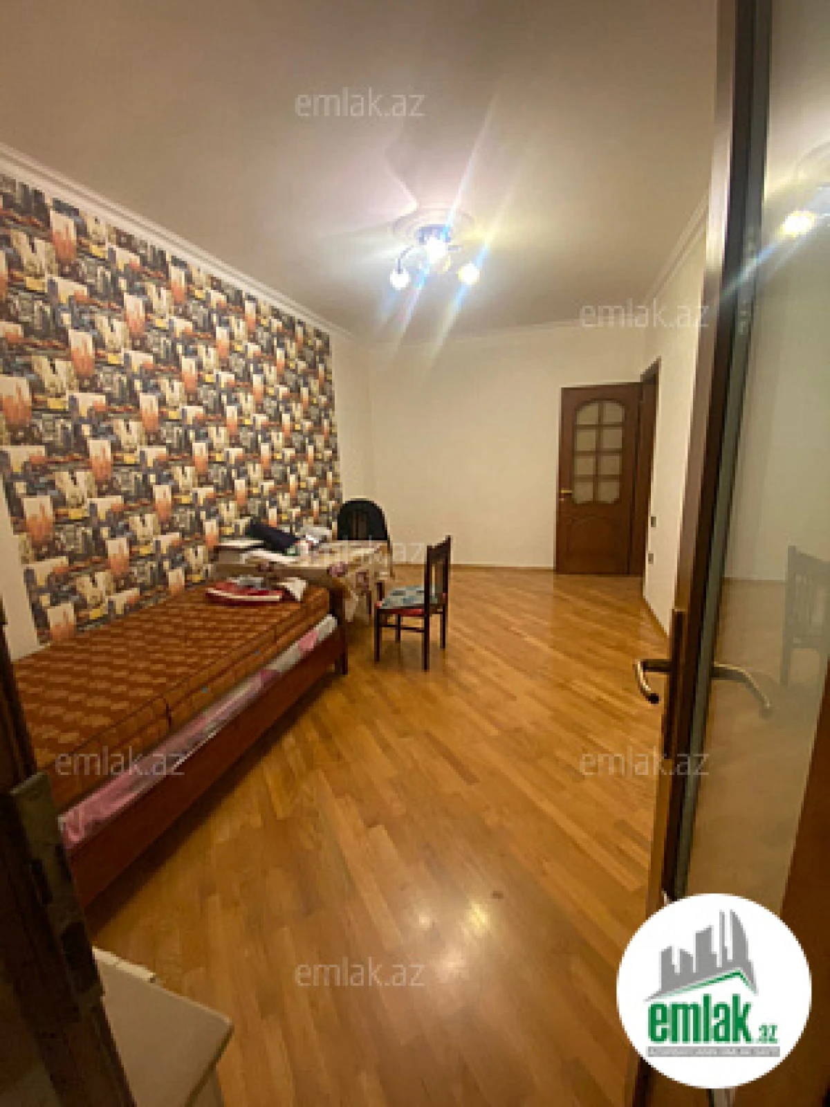 Satılır 3 otaqlı köhnə tikili 90 m²