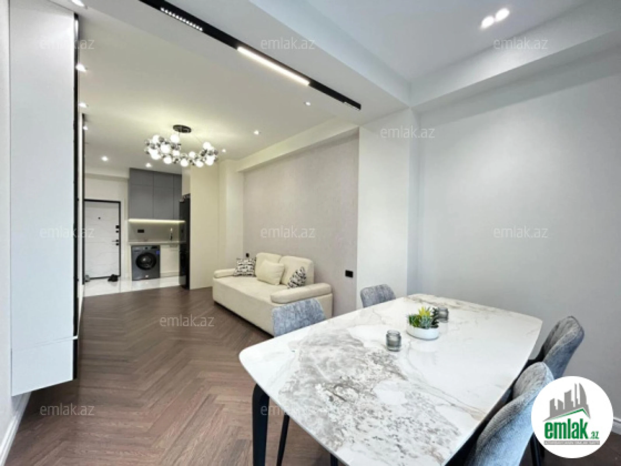 Satılır 2 otaqlı yeni tikili 60 m²