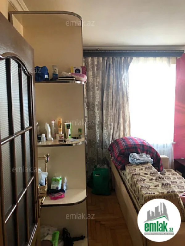 Satılır 1 otaqlı köhnə tikili 34 m²