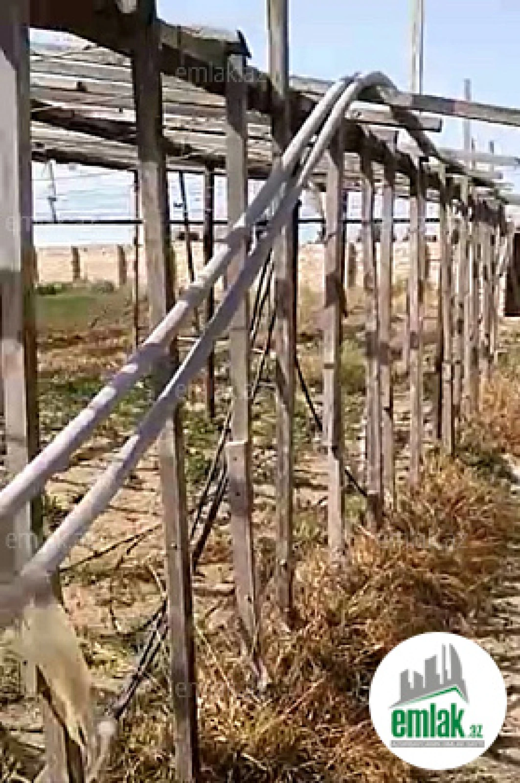 Satılır torpaq sahəsi 700 m²