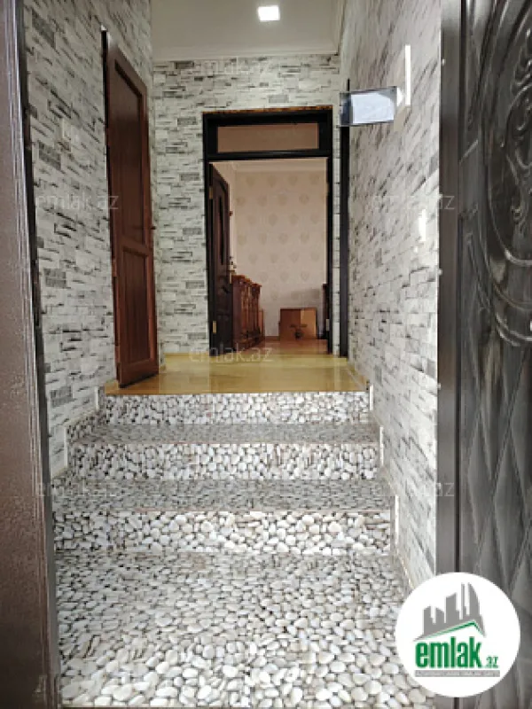 Satılır 3 otaqlı həyət evi 200 m²